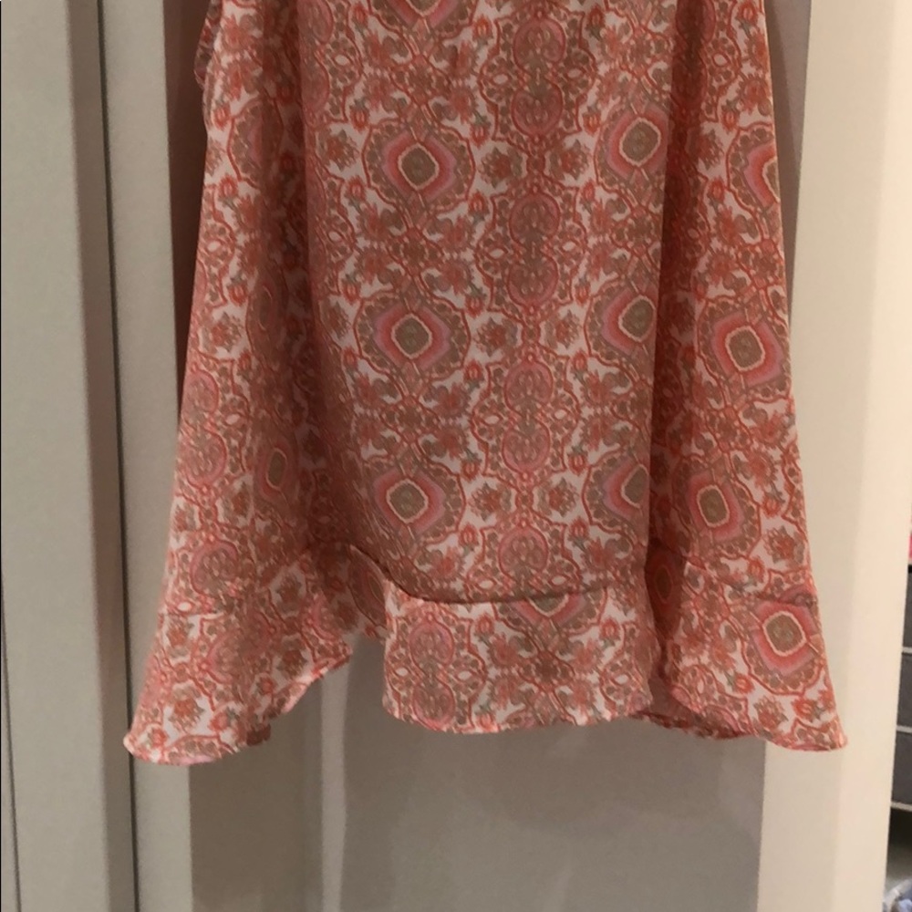 patterned top - Picture 2 of 4